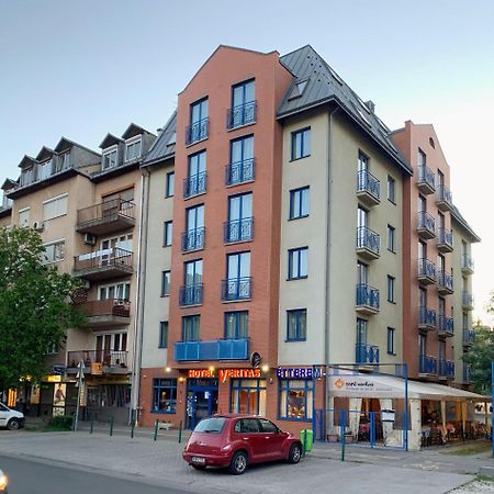 Hotel Veritas Budapest Exterior foto